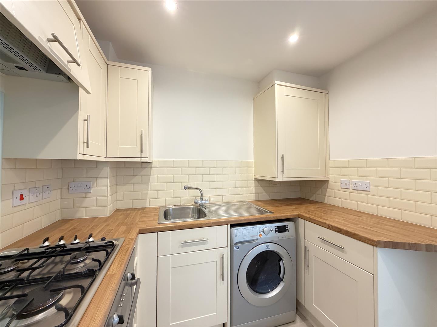 Turberville Place, Off Ansells Way, Central Warwick (Nr Sainburys & Race Course) 11